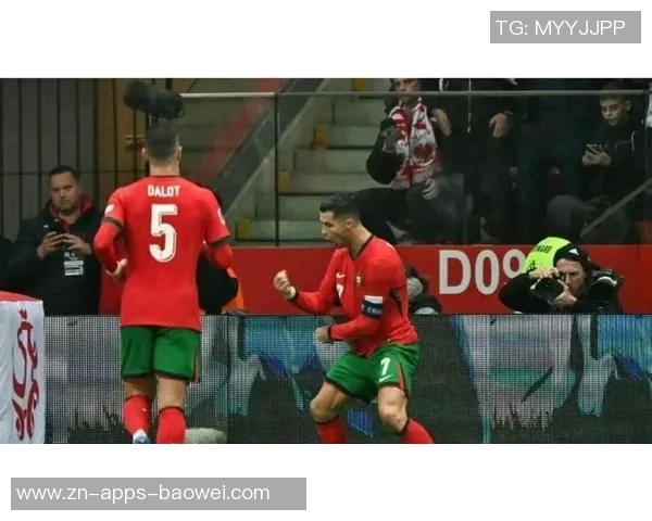 B费谈角色转变：助攻中锋C罗带来的独特价值无可替代